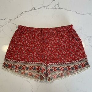 NWT Red Floral Print High Waist Shorts Pompom Trim
Tie Waist Juniors Med 7-9
